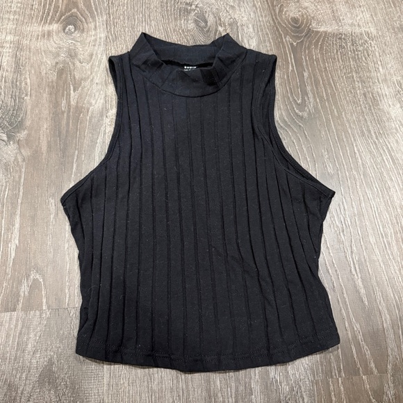 Bundle of 3 SHEIN Ribbed High Neck Cropped Tank Tops - Picture 14 of 16